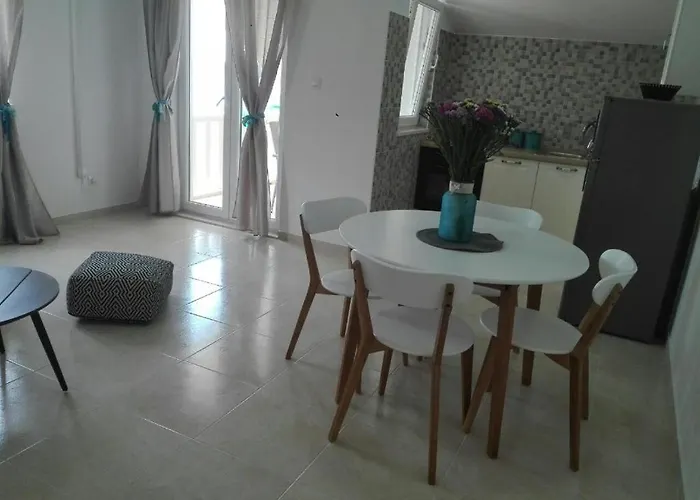 With Parking Space - Perna, Peljesac - 10161 Apartman Kuciste