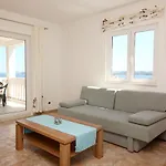 With Parking Space - Perna, Peljesac - 10161 Kuciste