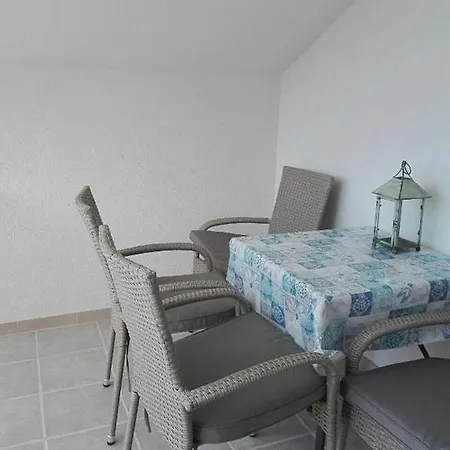 With A Parking Space - Perna, Peljesac - 10161 Kuciste