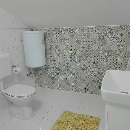 With A Parking Space - Perna, Peljesac - 10161