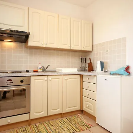 With A Parking Space - Perna, Peljesac - 10161 Apartment *